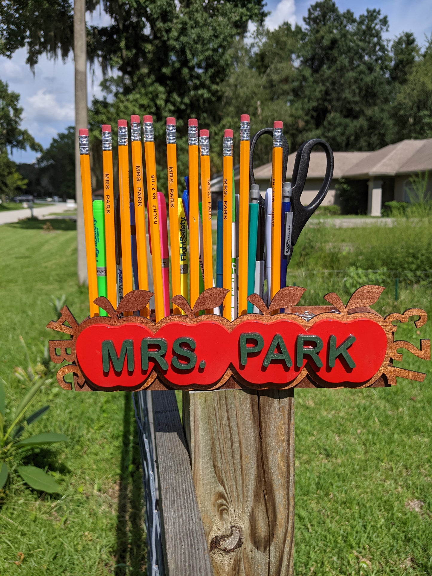 Teachers desk Pencil holder